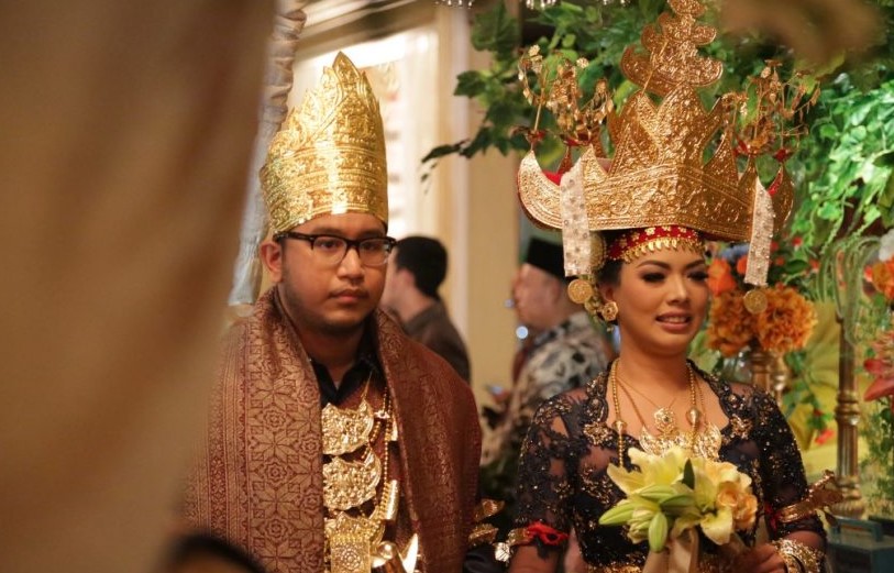 Baju Adat Lampung Modern Tradisional