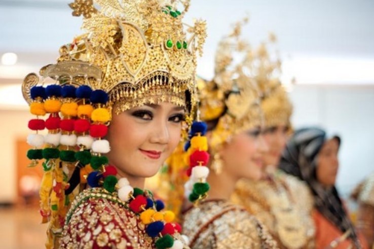 Baju Adat Palembang Wanita Tradisional