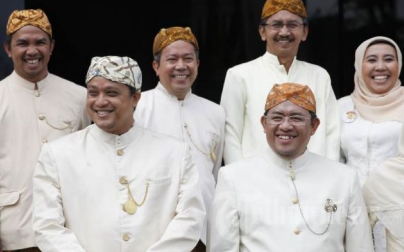 Jenis Pakaian Adat Suku Sunda yang Dikenal Hingga Kini