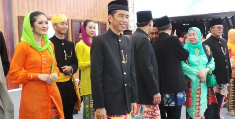 Pakaian Adat Betawi Asli Budaya Indonesia Lengkap Dengan Gambarnya