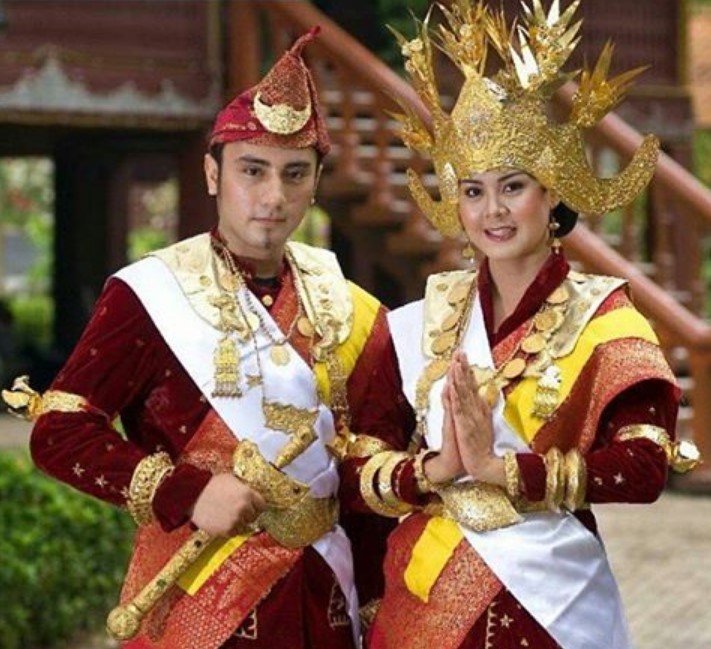 Pakaian Adat Lampung Sebagai Simbol Masyarakat