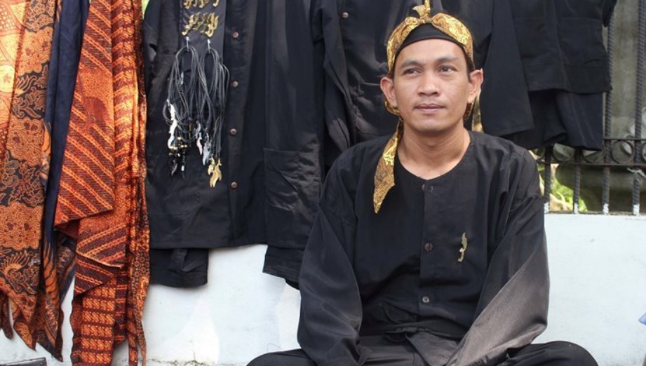 Pakaian Adat Suku Sunda Kaum Jelata