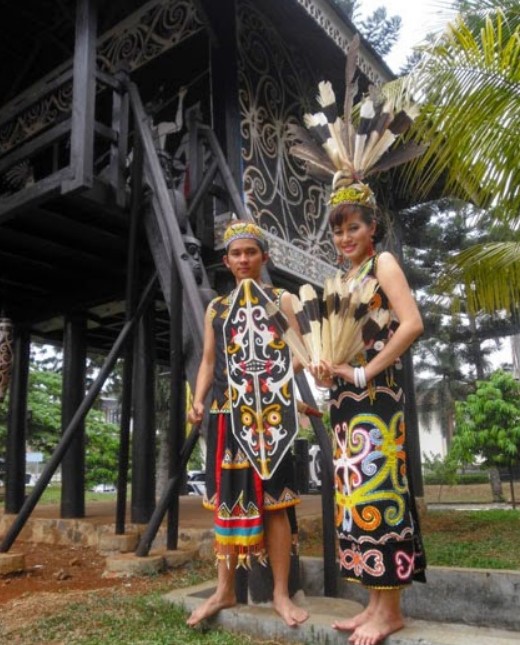 Pakaian Adat Kalimantan Timur Tradisional