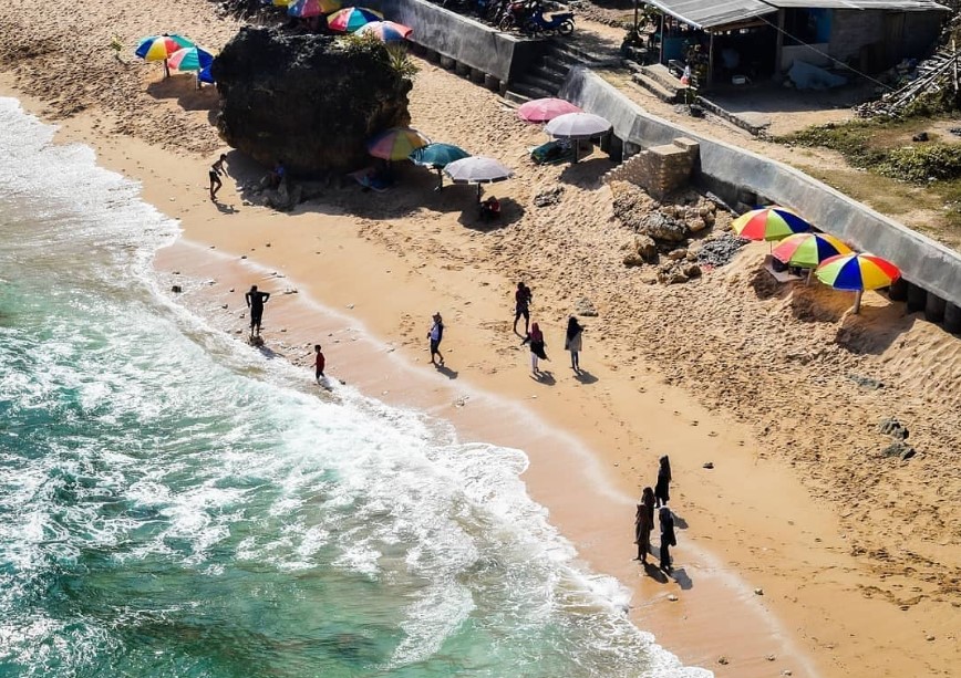 Pesona Pantai Pok Tunggal Yogyakarta, Sayang Untuk Dilewatkan