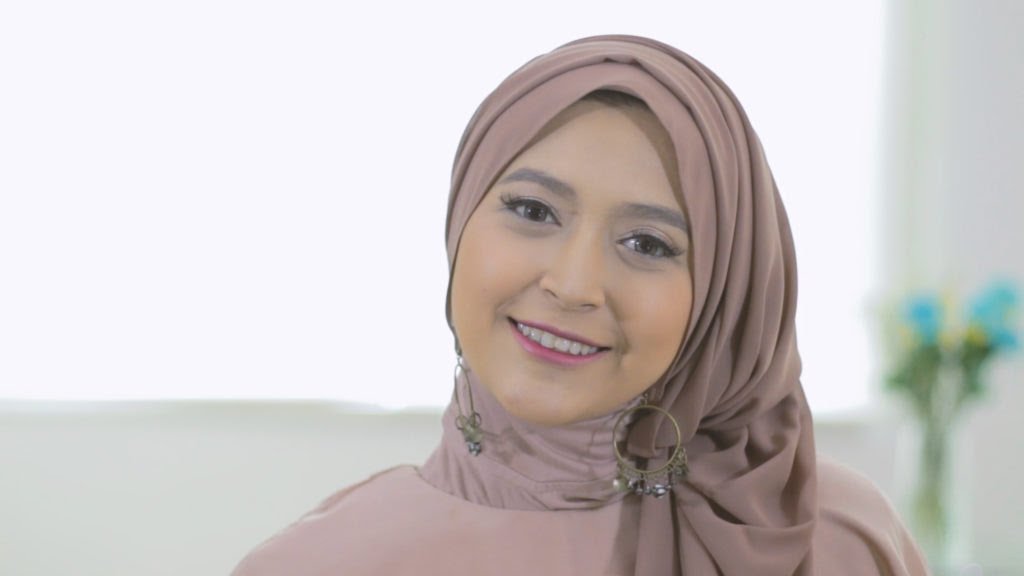 Hijab Wanita Karir Ala Diana Safira